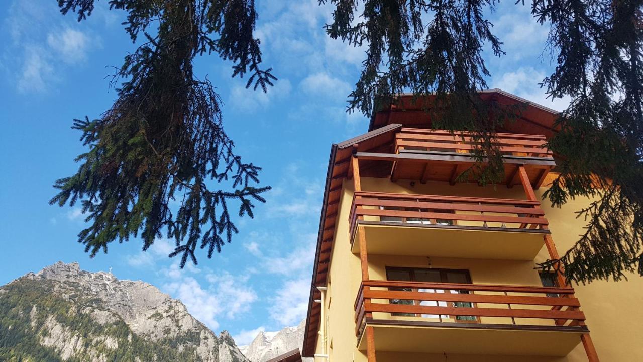 Apartament Lexannona Busteni Luaran gambar